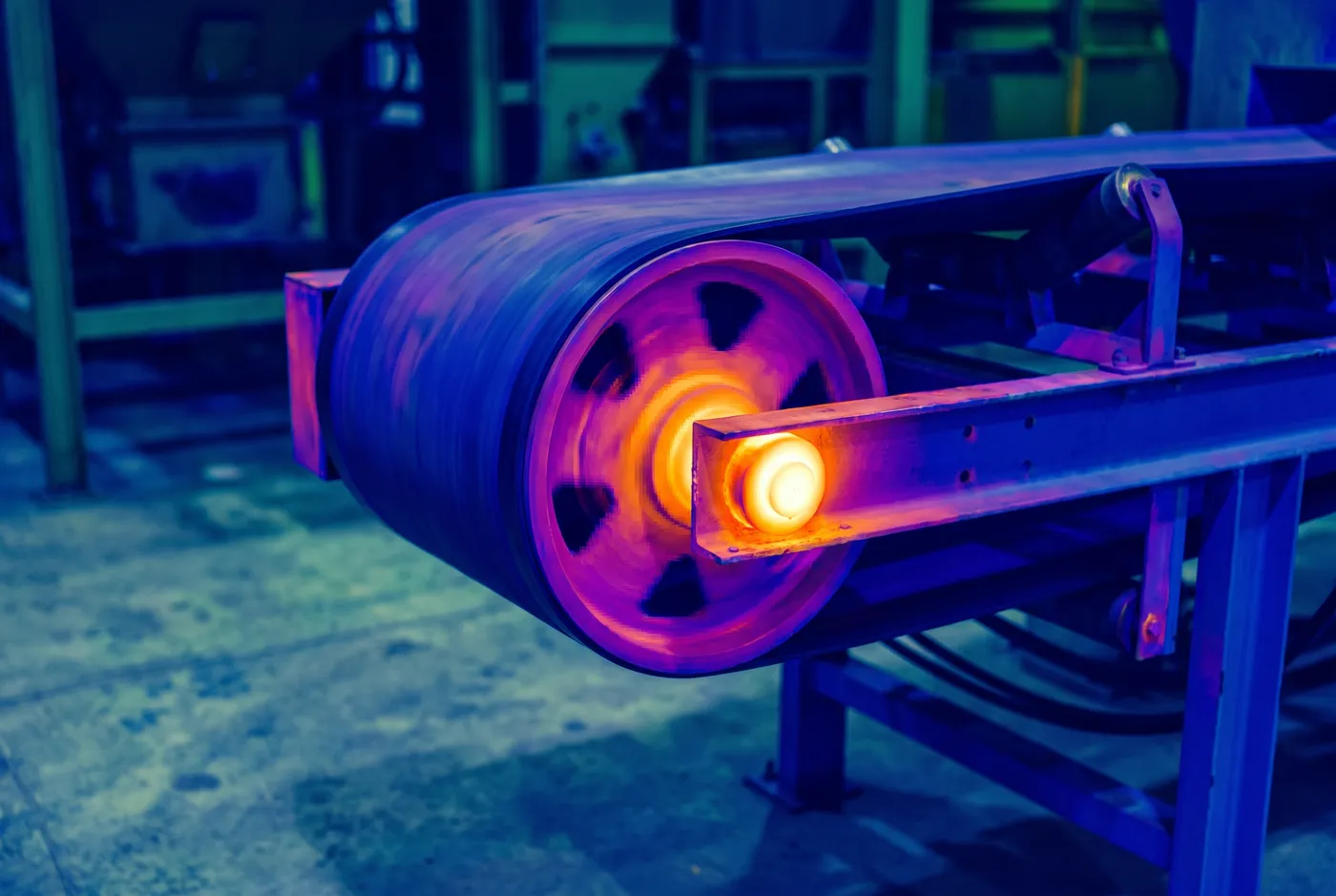 A thermal inspection image showing a hot bearing on a conveyor head